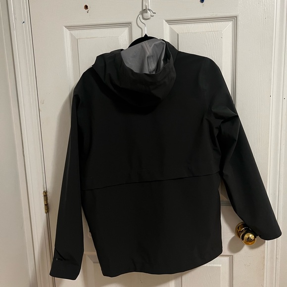 Womens Patagonia waterproof jacket - Picture 2 of 2